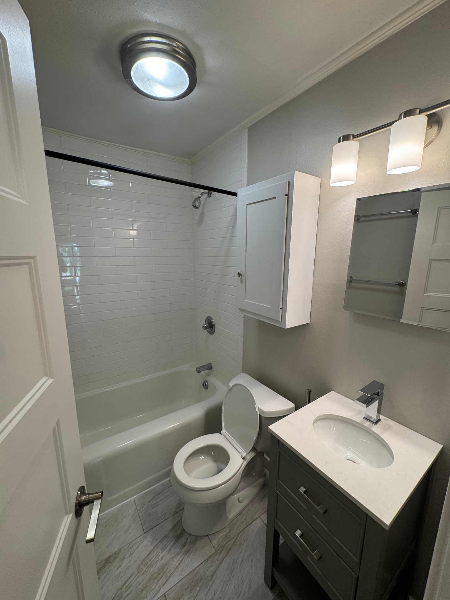 Sparkling bathroom and detail work